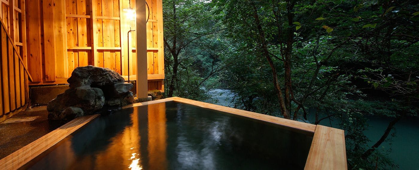 Yamanaka Onsen Yubatake no Yado Hanatsubaki