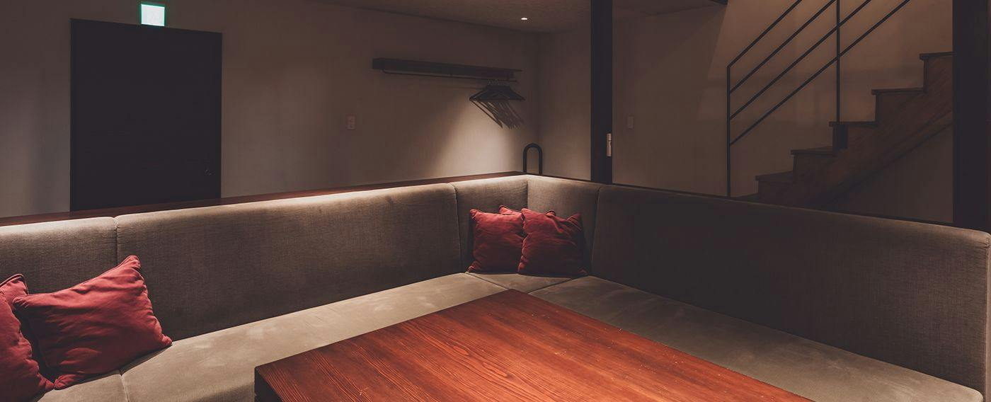 THE OAK GUJO [A Whole House Rental in the Town of Clear Streams and Dance]