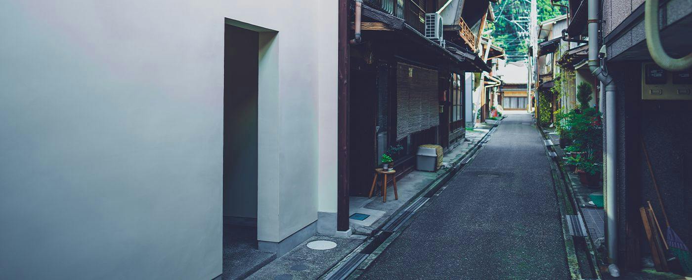 THE OAK GUJO [A Whole House Rental in the Town of Clear Streams and Dance]