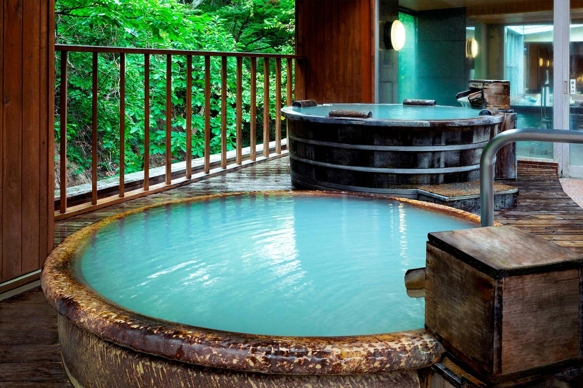 Pemandian air panas terbuka