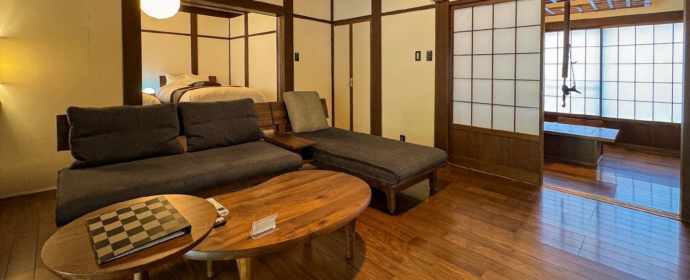 อาคารแยก "ฮานาเระ"