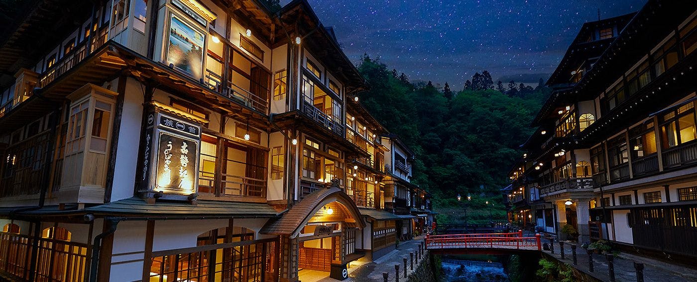 ภายนอก Honkan Kosekiya (กลางคืน)