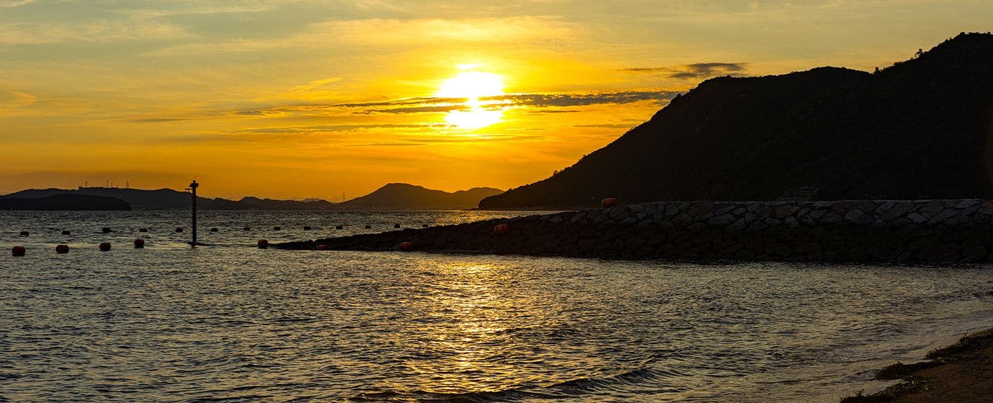 Matahari terbenam dari Pantai Shibukawa