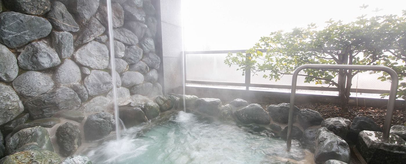 ออนเซ็นกลางแจ้ง