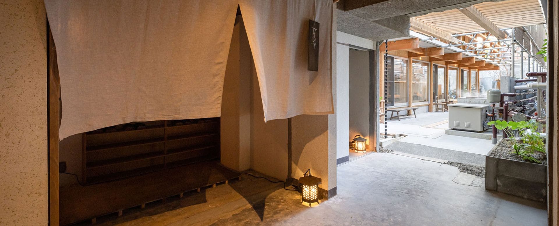 ทางเข้าน้ำพุร้อน