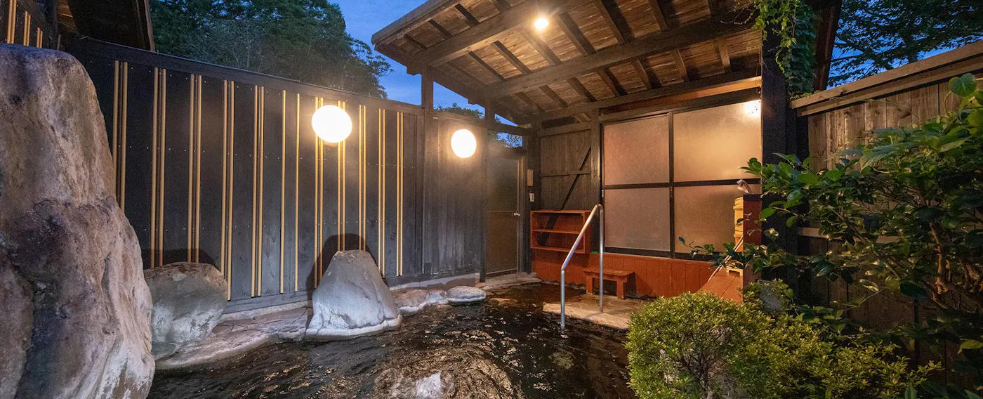 Kolam air panas peribadi