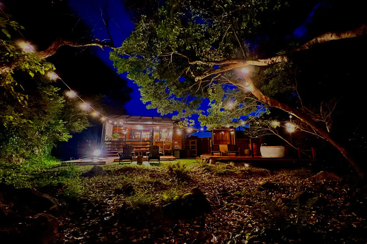 ภายนอกในยามค่ำคืน