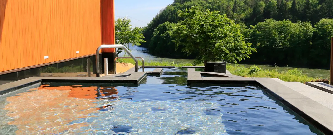 ออนเซ็นกลางแจ้ง