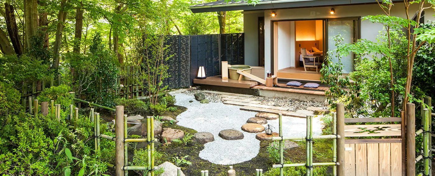庭園から望むお部屋