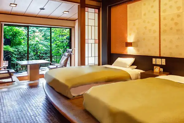 附帶庭園露天浴池的和式現代客房(西館)