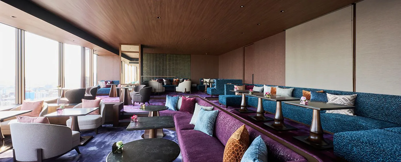 ชั้น 28 “THE TOP BAR Hanabi -華美-”