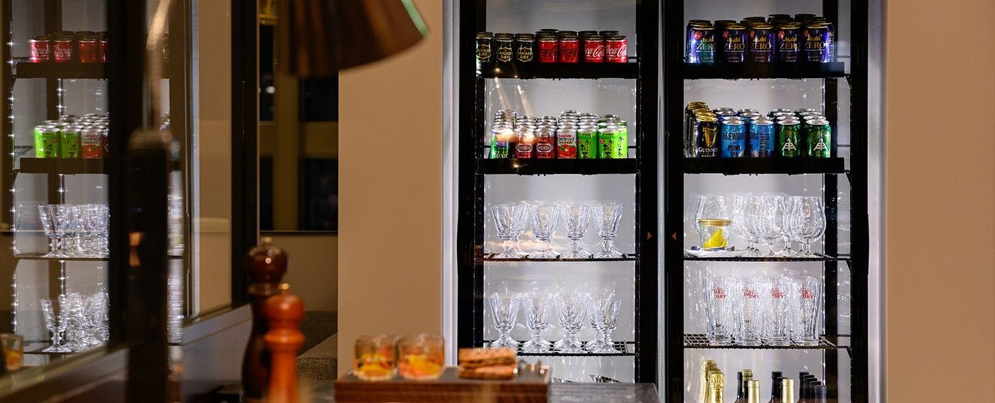 请自助享用您喜欢的饮品。