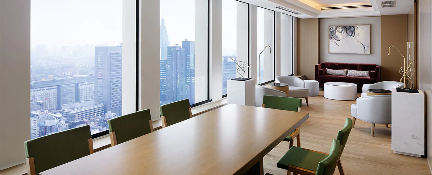 The only meeting room in the club lounge with an eastward view is also available for use as a private space. (Reservation required)