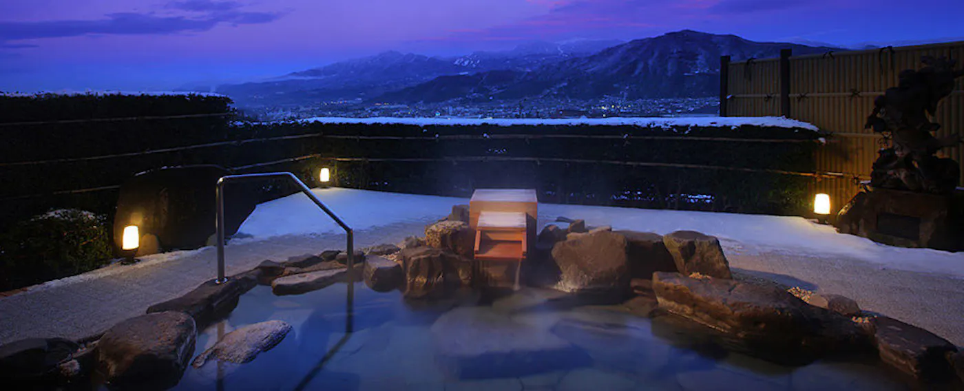 น้ำพุร้อนและอ่างอาบน้ำ