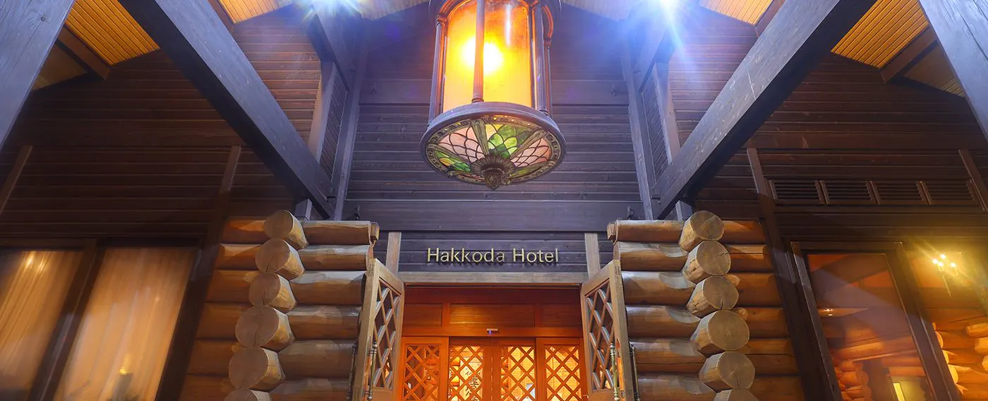 木のぬくもりに包まれた館内