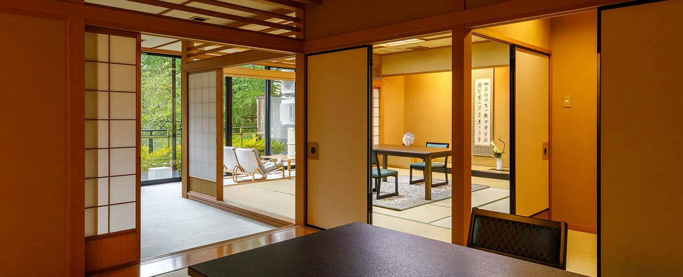 ตัวอย่างห้องพักพร้อมน้ำพุร้อนกลางแจ้ง ฟีนิกซ์.