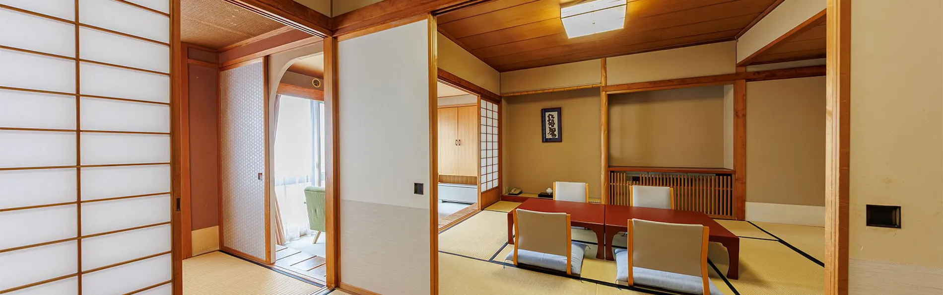 信州湯田中温泉 よろづや