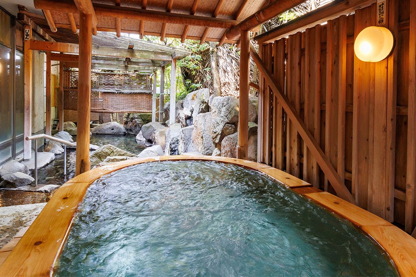 信州湯田中温泉　よろづや