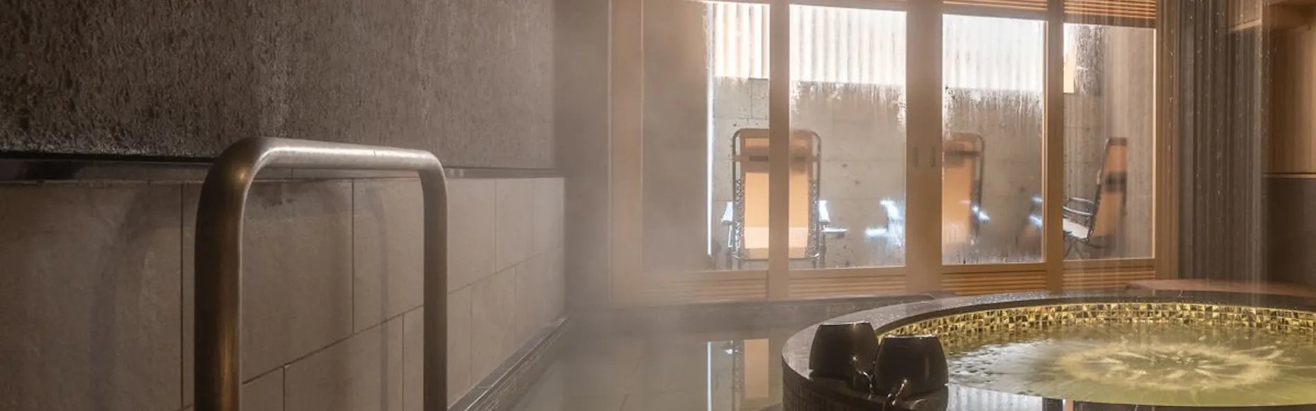 信州湯田中温泉 よろづや