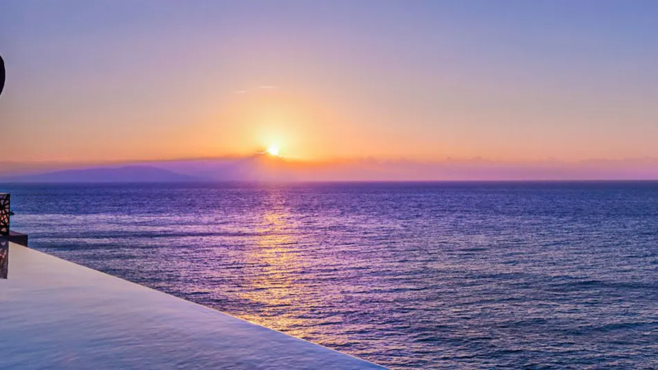 Inatorisou Inn with Spectacular Ocean View