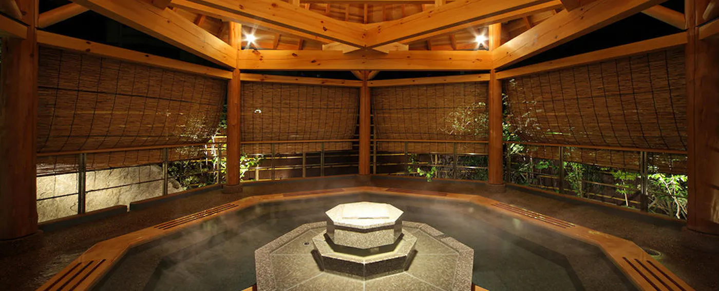 บ่อน้ำพุร้อนนัมบุมะการิยะ "อาคามัตสึโนะยุ"