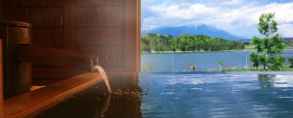 ออนเซ็นส่วนตัวกลางแจ้งไม้ฮิโนกิ