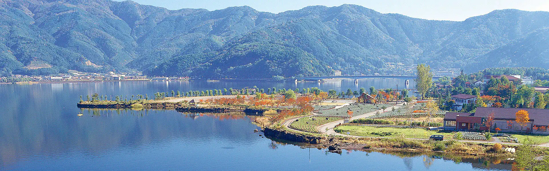 「富士山展望台」から見渡す河口湖