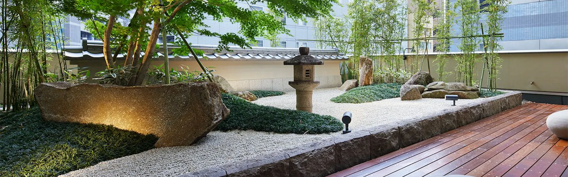 庭のホテル 東京