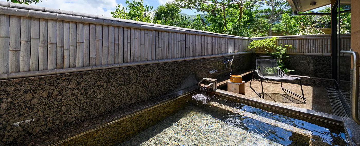 クラブエリア 温泉付離れ 臥龍梅213号室(客室露天風呂)