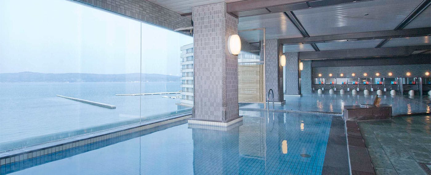 น้ำพุร้อนและอ่างอาบน้ำ