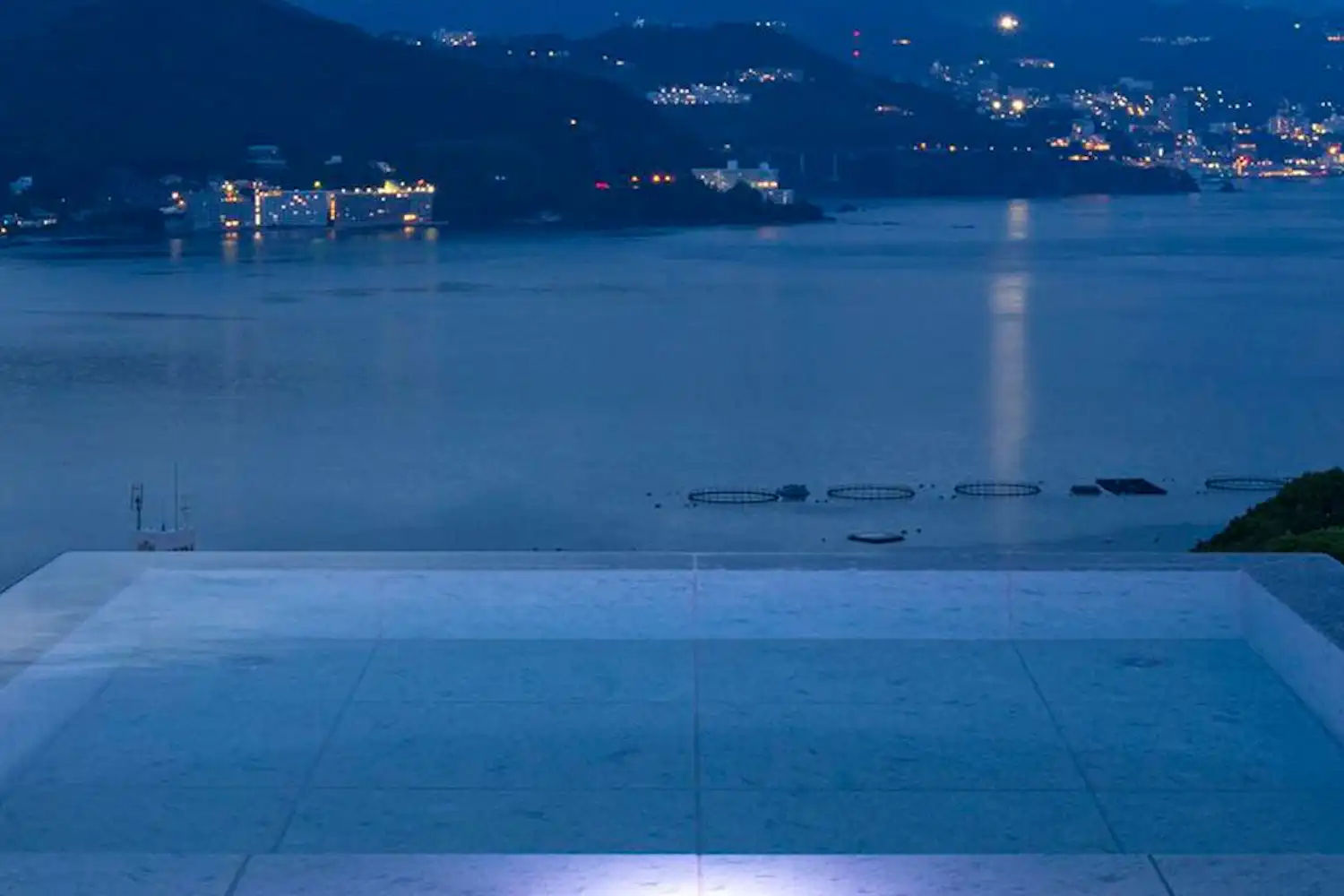 บ่อน้ำพุร้อนกลางแจ้ง