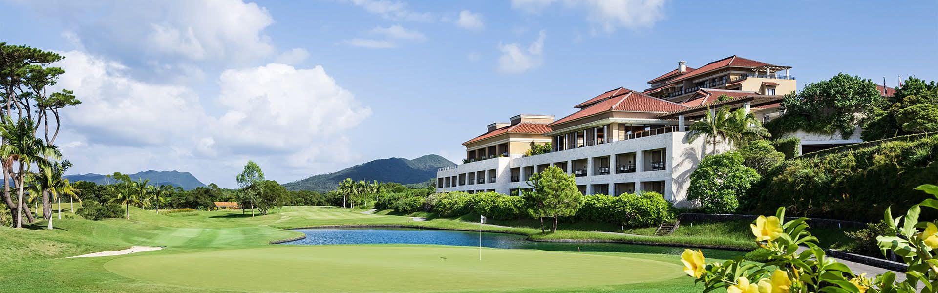 【ザ・リッツ・カールトン沖縄】の空室状況を確認する