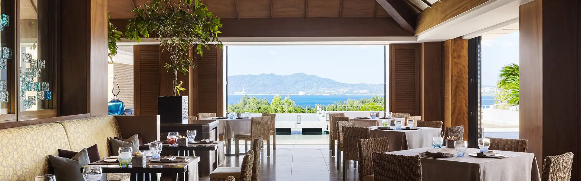 ロビーラウンジ