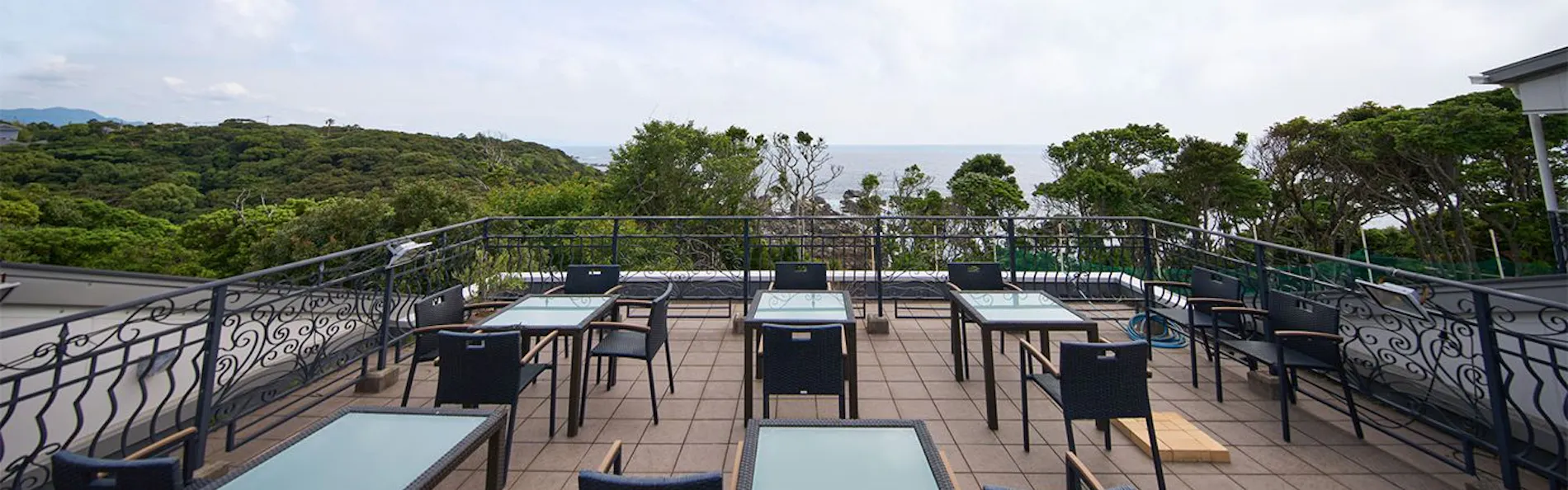 HOTEL HOLISTIC RESORT