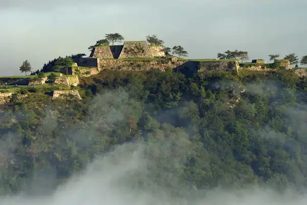 ซากปราสาททาเคดะ