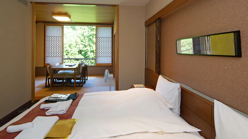 Hakone Nanase (Formerly Manatei Hakone)