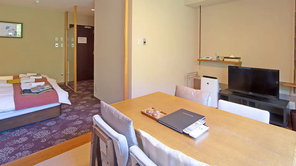 Hakone Nanase (Formerly Manatei Hakone)