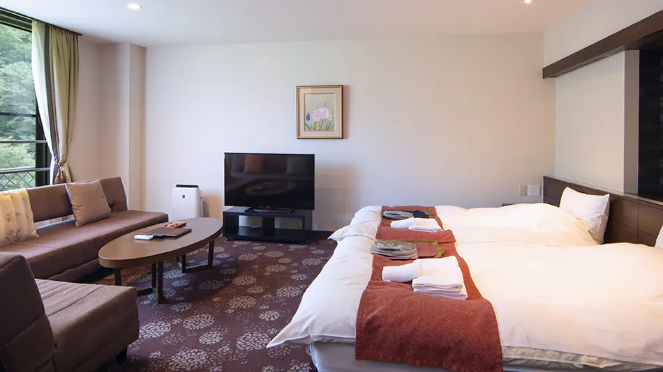 Hakone Nanase (Formerly Manatei Hakone)