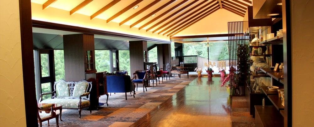 アート と 音楽 の ホテル 真奈 邸 箱根