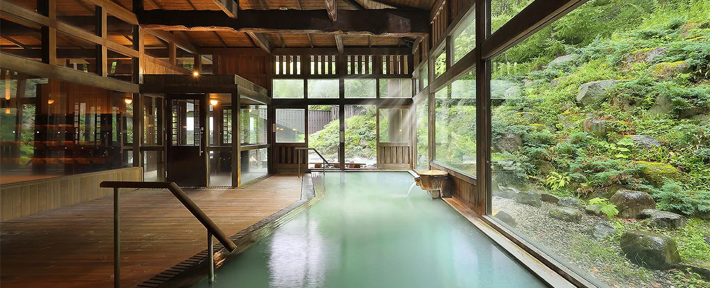 Kolam mandi dalaman Hachiemon.