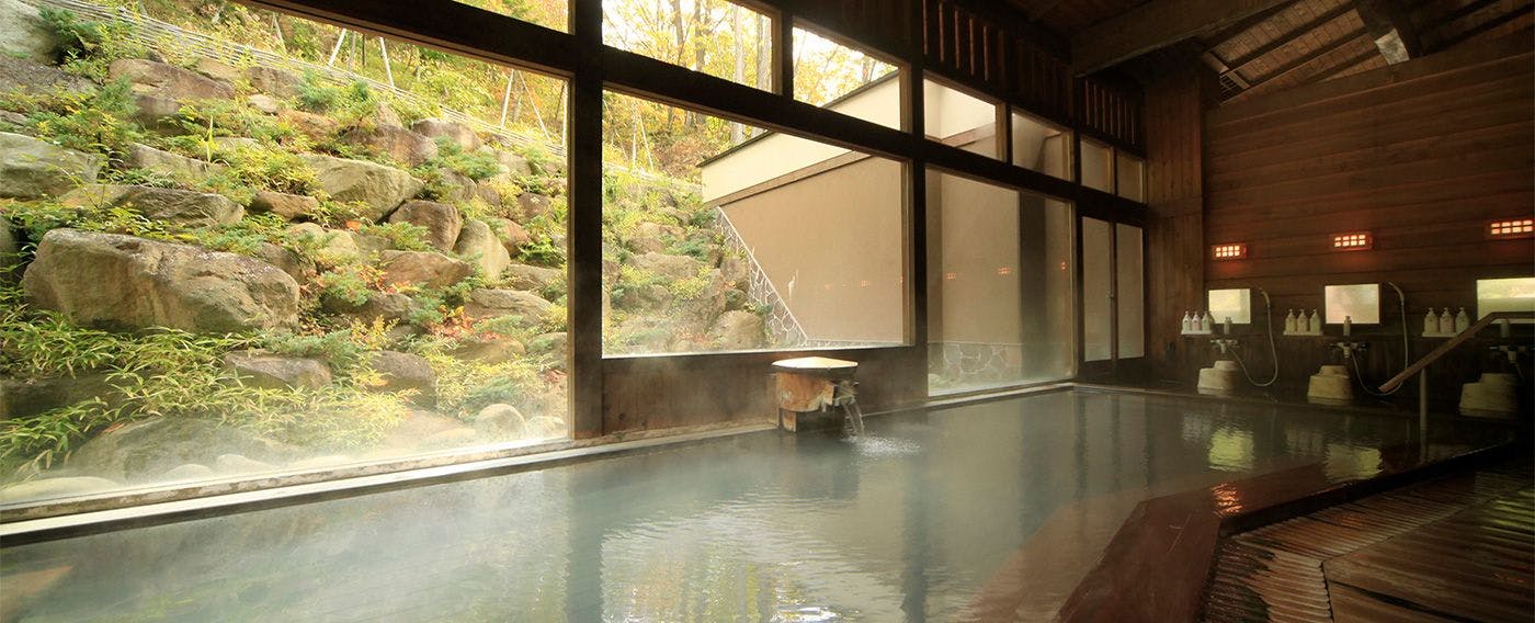 Kolam mandi dalaman Hachiemon.