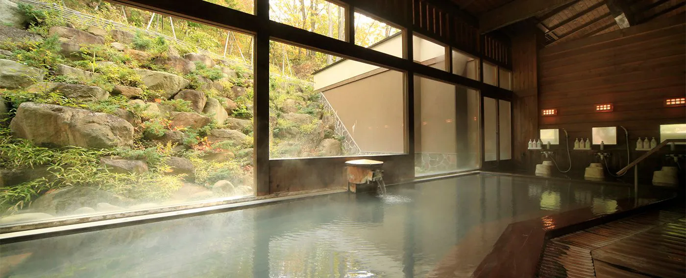 Kolam mandi dalaman Hachiemon.