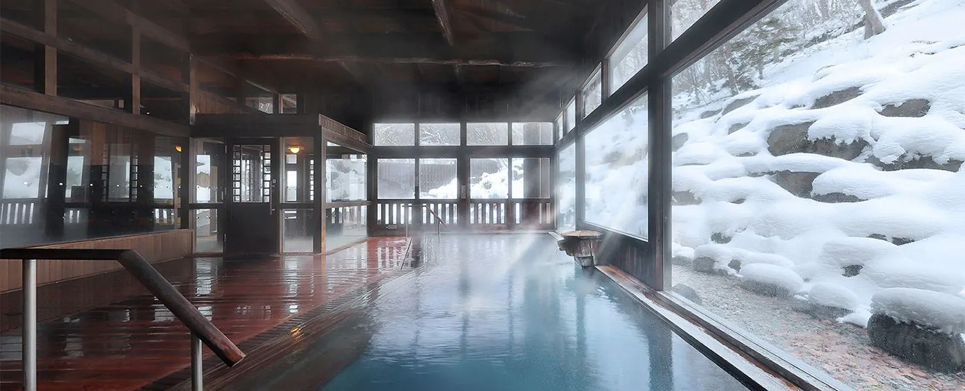 Kolam mandi dalaman Hachiemon.