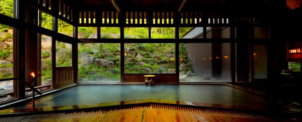 å
«å³è¡éã®æ¹¯ã