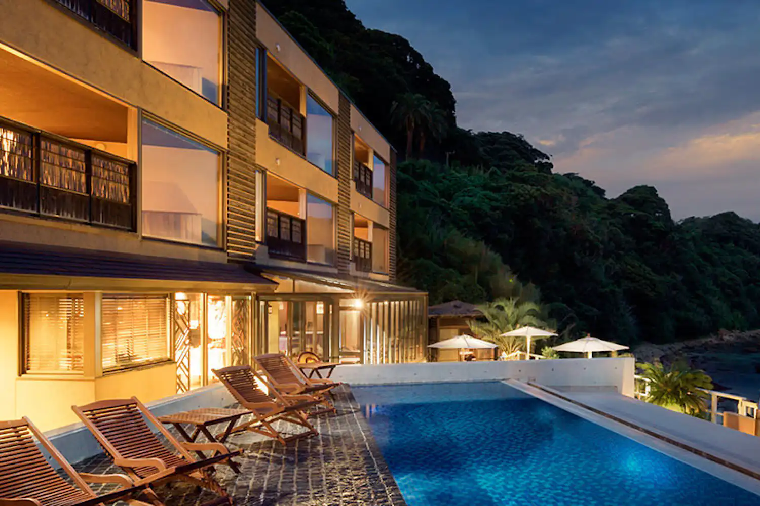 สระว่ายน้ำ