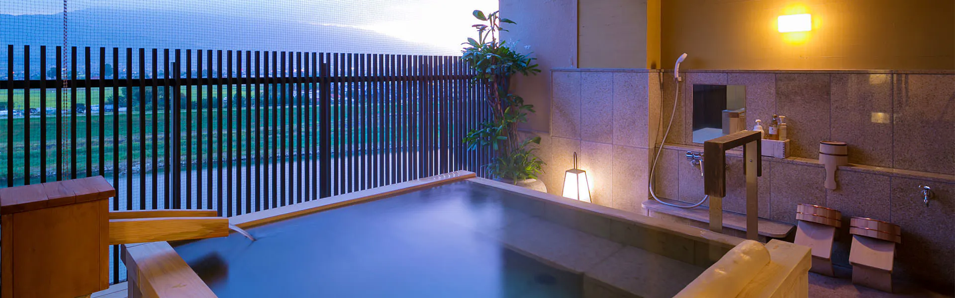 二日市温泉 その他福岡県の温泉地の夜景が自慢のお部屋 おすすめホテル 旅館 宿泊予約は 一休 Com