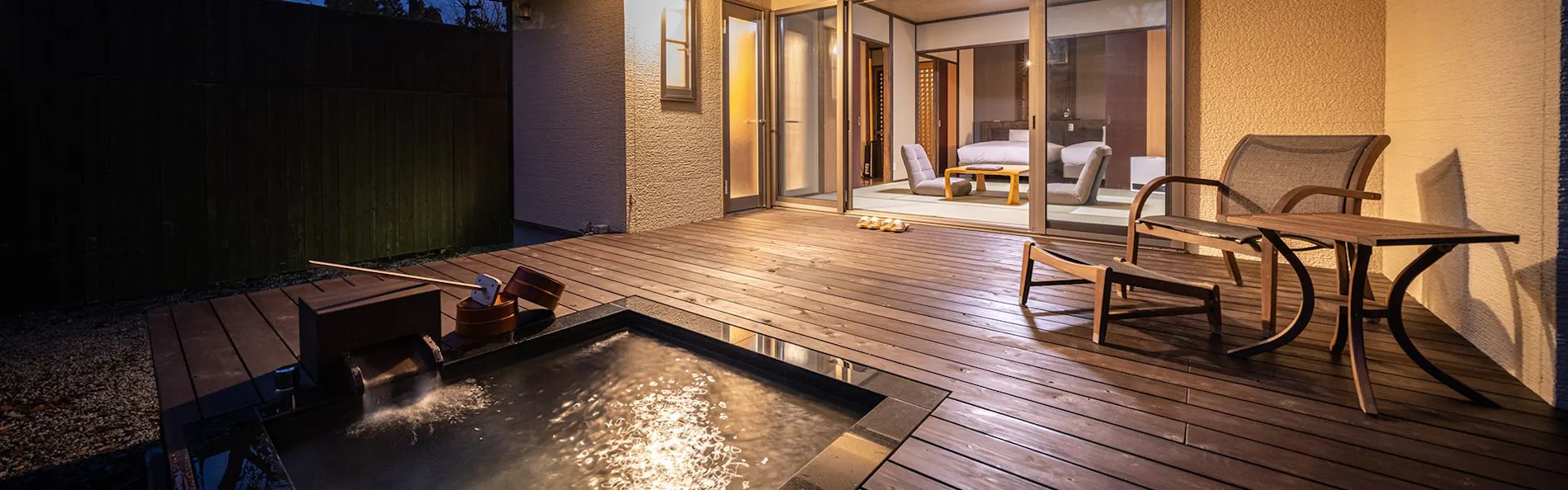 源泉掛け流し露天風呂付全室離れの宿 旅籠 彩くら