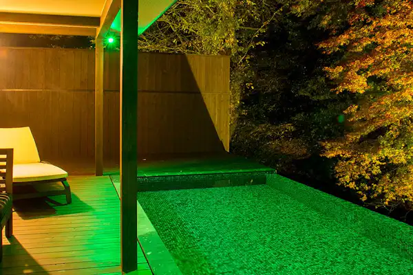 บ่อน้ำพุร้อนกลางแจ้ง