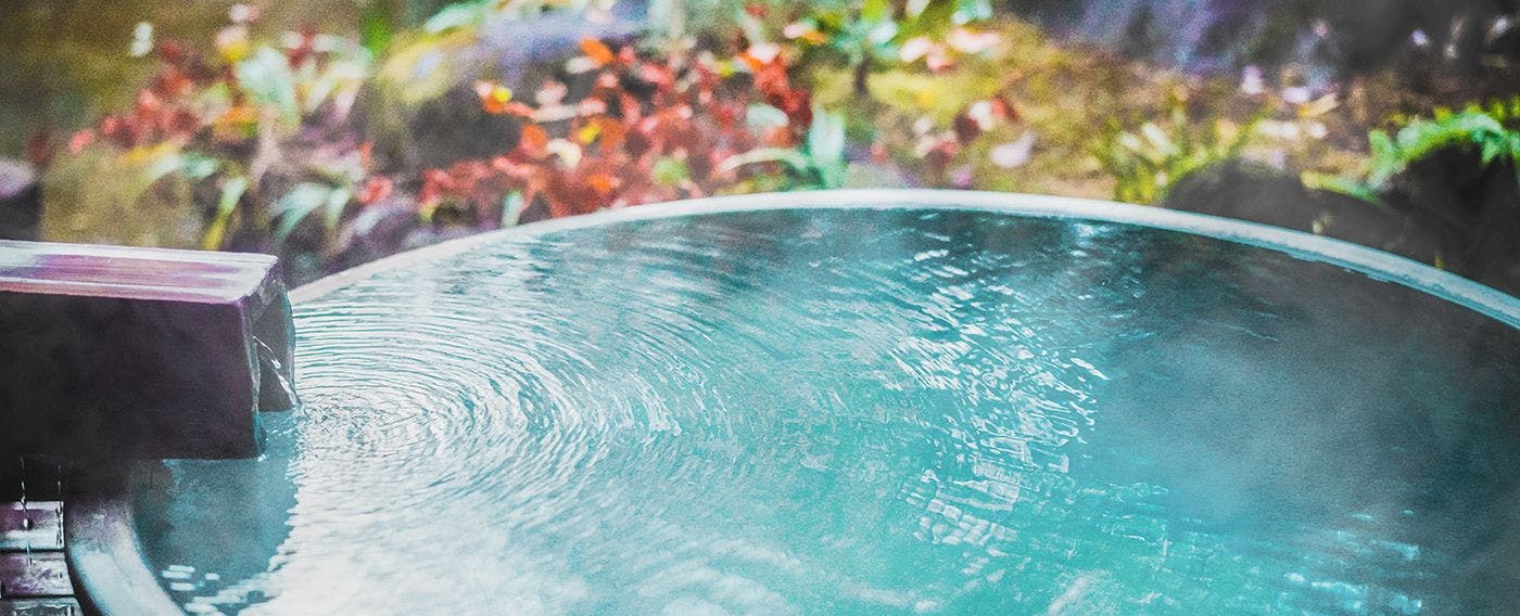 น้ำพุร้อนและอ่างอาบน้ำ