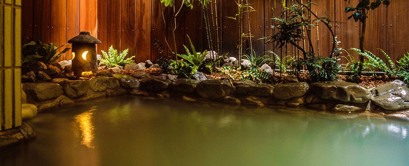 น้ำพุร้อนและอ่างอาบน้ำ